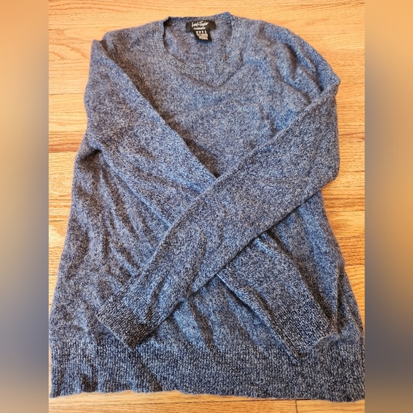 Lord & Taylor cashmere sweater - Picture 4 of 4